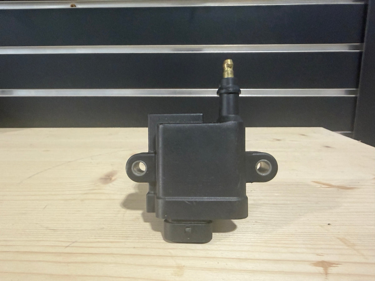 Used Mercury ignition coil 8M0047456 view 5