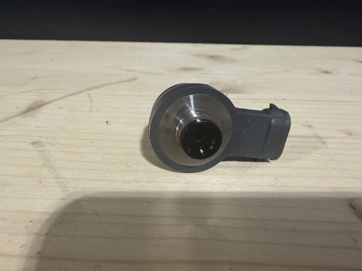 Used Mercury air injector 8M0021551 view 2