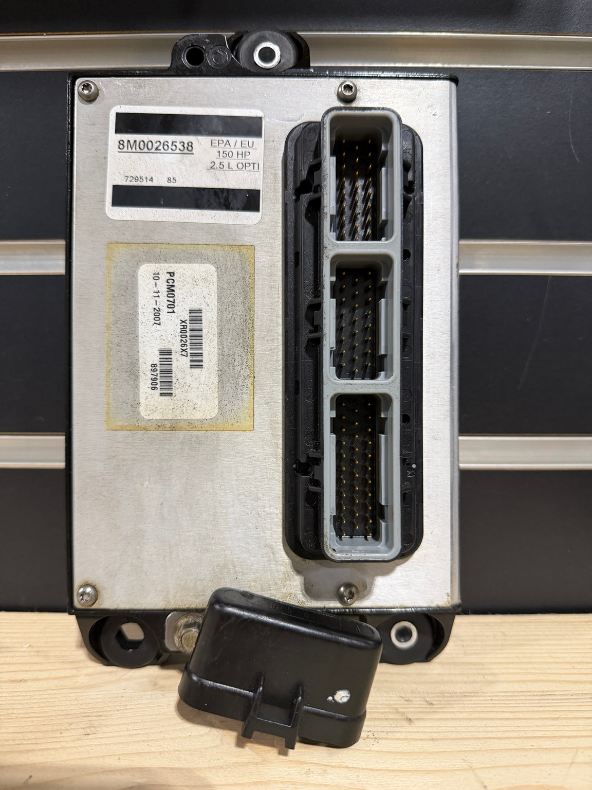 Actual Mercury 8M0026538 PCM label and connectors